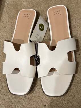 Women's Nina Slide Sandals White Size 11
S1
